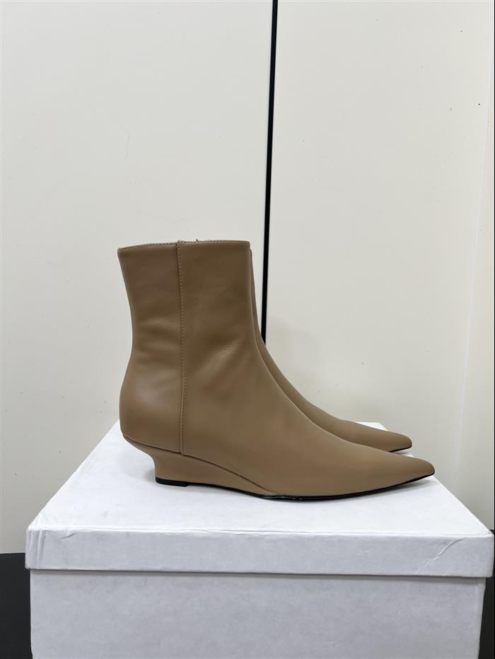 20251128174315174 370